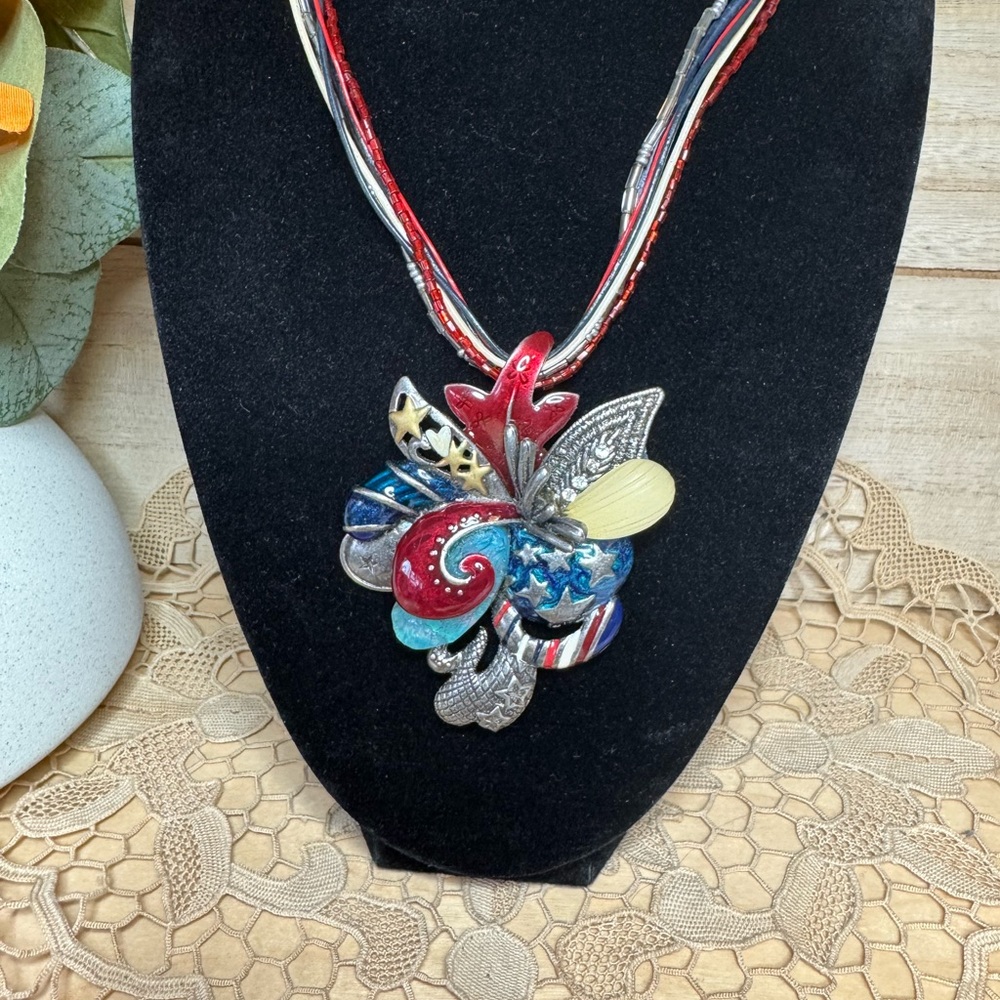 VTG Chico’s enameled red, white & blue stars & stripes pendant necklace